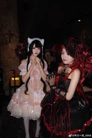 真人版二次元女王微博芊川一笑cos合集，不看后悔- 品百颜