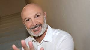 Je vis très bien !" : Frank Leboeuf cash sur son beau salaire, son  patrimoine...