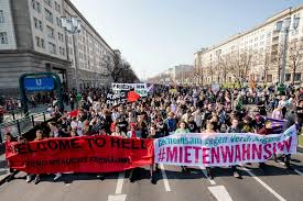 Bei dieser ansprechenden immobilie handelt es sich um einen. Protestwelle Gegen Mietenwahnsinn Wut Uber Teures Wohnen Treibt Zehntausende Auf Die Strasse Politik Tagesspiegel