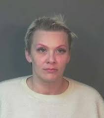 Jamie Benoit's Instagram, Twitter & Facebook