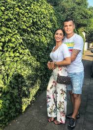 The couple had been based in germany during xhaka's. Granit Xhaka Grosse Gewicht Alter Korperstatistik