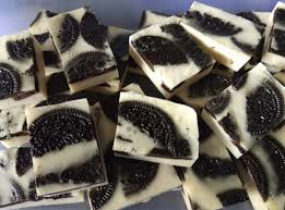 Assalamualaikum hai semua,dah masuk hari ketiga kite berpuasa. Resepi Puding Oreo Memang Mudah Sangat Rasa Pun Sedap Keluarga