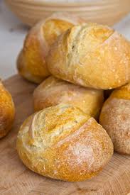 Wiener Laberln Traditionell Hefeteigfurpizza Wiener Laberln Traditionell Austrian Recipes Food Baking Recipes Healthy