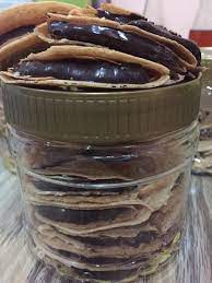 Kami merupakan pembekal kuih kapit berperisa coklat, strawberry dan peanut butter yang sangat rangup, lazat, serta melimpah. Resepi Kuih Kapit Coklat Galeri Resepi