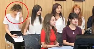 Хачжиман гынёва далли нан ноль. Twice S Jeongyeon Burst Into Tears In The Middle Of A Radio Show