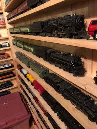 Two Lionel 2025 S Green Metal 6440 2440 Passenger Cars From The 1940 S Model Trains Toy Train Toy Train Layouts