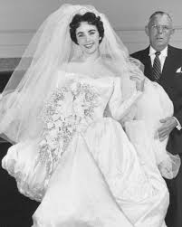 Gatabella The First Wedding Of Elizabeth Taylor 1950 Famous Wedding Dresses Wedding Dresses Celebrity Wedding Gowns