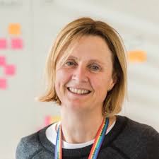 Adele Murray (@adeelycombez)