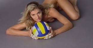 Alessia marcuzzi in minigonna viola, il suo lato b è davvero super! Volley Il Lato Sexy Della Piccinini Video Ita Sport Press