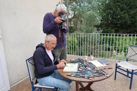 Silence Ca Pousse En Tournage Au Jardin A Chateau Thierry Stéphane thebaut, stéphane marie, sa complice noëlle bréham, ainsi que les deux architectes karine martin et gaëlle cuisy s'installent dans un ancien moulin transformé en chambre d'hôtes à autun, en. en tournage au jardin a chateau thierry