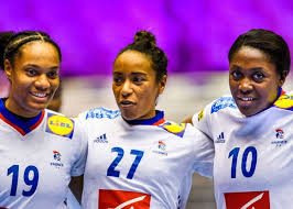 Ce championnat est ainsi l'occasion pour l'équipe de france qualifiée à la suite des championnats d'europe de défier les meilleures nations du handball. Euro 2020 De Handball La France Arrache Le Nul Contre La Russie 28 28 Women Sports