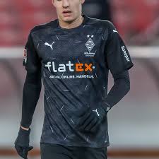 Denis lemi zakaria lako lado (born 20 november 1996) is a swiss footballer who currently plays as a midfielder for german bundesliga club borussia mönchengladbach and the switzerland national football team. Florian Neuhaus Has Release Clause But No Tendency Toward Bayern Munich Move Bavarian Football Works