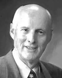 Lowell Fox's Instagram, Twitter & Facebook