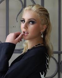 you're shooting stars from the barrels of your eyes