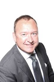 Die finanzmarktaufsicht heisst die vorschläge der banken zur regulierung von renditeliegenschaften in weiten teilen gut. Wie Banken Und Versicherungen Den Weg In Die Cloud Finden