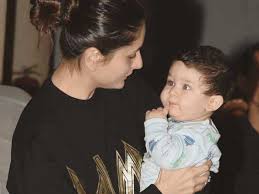 The second baby of kareena and saif can come anytime soon. Mommy Kareena Kapoor Khan And Baby Taimur S Candid Picture Is Extremely Adorable