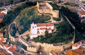 O torres vedras web é um website de informação, notícias e recursos sobre a cidade, concelho de torres vedras e da atualidade em geral. Castelo De Torres Vedras