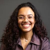 1000+ perfiles de «Miranda»