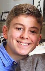 Bagnols le 18 mars, à la date anniversaire de la disparition de leur fils lucas il y a cinq ans. Lucas Tronche Volatilise Dans La Nature Mysterious Ways