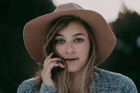 Who can do a couples photo shoot this weekend?