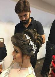 Pin By Ashu Minocha On Designer Dresses Indian Front Hair Styles Bridal Hair Buns Bridal Hairdo