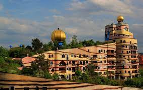 A kitchen, the bathroom, the bedroom and big living room (i mention this because i used to live in an apartment with small living room and big bedroom, not convenient). Ausflug Zur Wald Spirale Hundertwasserhaus Nach Darmstadt Jugendforderung Babenhausen
