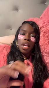 As a Latina who speaks Spanish and is an Eagles fan, this video is the  highlight of my day 😂😂😂