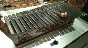 Biasanya hasapi digunakan sebagai pengiring acara pernikahan. Alat Musik Tradisional Daerah Istimewa Yogyakarta Diy Tentang Provinsi