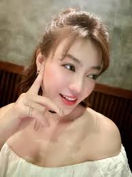 Thanh Hương xác nhận đang hẹn hò sau 1 ngày công bố tin ly hôn