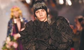 Gucci mankenleri sizce güzel mi, gucci mankenlerini özel kılan. Kusurlu Guzellik Moda