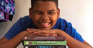 Livros são o remédio que cura ignorância', afirma o garoto prodígio das  redes socias