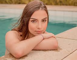 Laura Chamorro Proyectos :: Photos, videos, logos, illustrations and  branding :: Behance