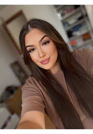 Amanda Rogenski's Instagram, Twitter & Facebook