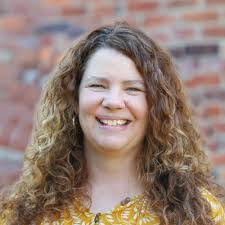 Sandra Pinney's Instagram, Twitter & Facebook