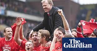 De complete clubpagina van fc twente op voetbalzone. Steve Mcclaren Goes From Zero To Hero As Fc Twente Win Dutch Title Eredivisie The Guardian