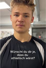 Nach der Jahrgangsfrage sollten diesmal die Jungs bei der Frage der Woche  ragebaited werden… hat nur so semi geklappt 🤣 #eishockey #eishockeyspieler  #fragederwoche #fragenbeantworten #hockeyboys