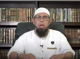 Dewasa ini kita saling merayakan kejayaan yang akhirnya membinasakan apalah gunanya kematangan fikiran bila dijiwa kita masih lagi muda dan mentah ku lihat hijau. Viral Lagu Balonku Dianggap Anti Islam Ustadz Zainal Minta Video Ceramahnya Dihapus Indozone Id
