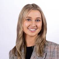 Kelly Wolfson's Instagram, Twitter & Facebook