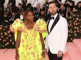 She grew up with venus and older sisters lyndrea, isha & yetunde on compton, california where she started playing tennis at the age of four. Serena Williams Husband Alexis Ohanian Age Bio Family And Net Worth Tennis Tonic News Predictions H2h Live Scores Stats