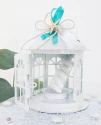 Lanterna bianca con alla base intagli a forma di albero della vita, su due lati, e a forma di cuore, sugli altri due. Pin Su Bomboniere Matrimonio