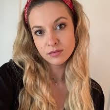 Eva Kingsley's Instagram, Twitter & Facebook