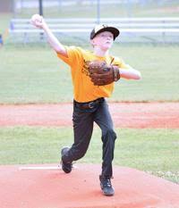 Pirates erupt in third, finish unbeaten after taking down Mets for Minor  League title