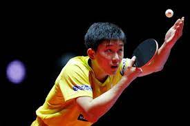 In 2018, he won the 2018 world junior singles and team title at the ittf 2018 world jun. 15æ­²æ€ªç‰©å°'å¹´ å¼µæœ¬æ™ºå'Œ é«˜é€Ÿåæ‰‹æ‹ æ‹ä¸‹ä¸–ç•Œæ¡Œçƒå† è» Ettodayåœ‹éš›æ–°èž Ettodayæ–°èžé›²