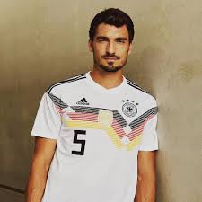 What If You Add The Colors Of German Flag In The 2018 World Cup Jersey 1990 Rewind Your Thoughts World Cup Jerseys German Flag Bayern Munchen