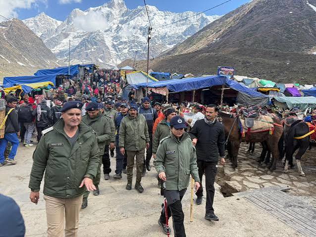 केदारनाथ यात्राः एसपी रुद्रप्रयाग का पैदल निरीक्षण, सुरक्षा व्यवस्था का  लिया जायजा | PostmanIndia