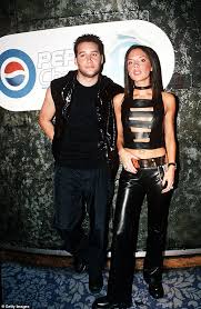 Dane bowers veröffentlichte verschiedene singles in england, aber out of your mind featuring victoria beckham kam bis platz.#2 und wurde damit seine erfolgreichste. Victoria Beckham Ex Mitarbeiter Dane Bowers Behauptet Ihre Chart Niederlage Im Jahr 2000 War Ein Fix Aktuelle Boulevard Nachrichten Und Fotogalerien Zu Stars Sternchen