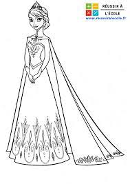 Imagine ta princesse comme tu voudrais la voir, dans quel décor elle pourrait vivre, quelle Coloriage Princesse Gratuit 25 Dessins A Imprimer En 1 Clic