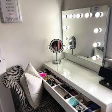 Choose one of the best vanity mirrors with lights to get that vibrant shadowless light. Penelope Landscape Wall Mounted 80x60cm Hollywood Mirrors