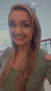 Christina Leavenworth's Instagram, Twitter & Facebook