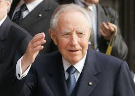 Carlo azeglio ciampi, the widely respected former italian president who played a crucial role in italy's adoption of the euro, has died at the age of 95. Fnsi Il Cordoglio Della Fnsi Per La Morte Del Presidente Emerito Carlo Azeglio Ciampi